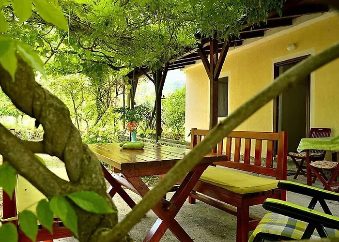 Ivan\'S Holiday Home