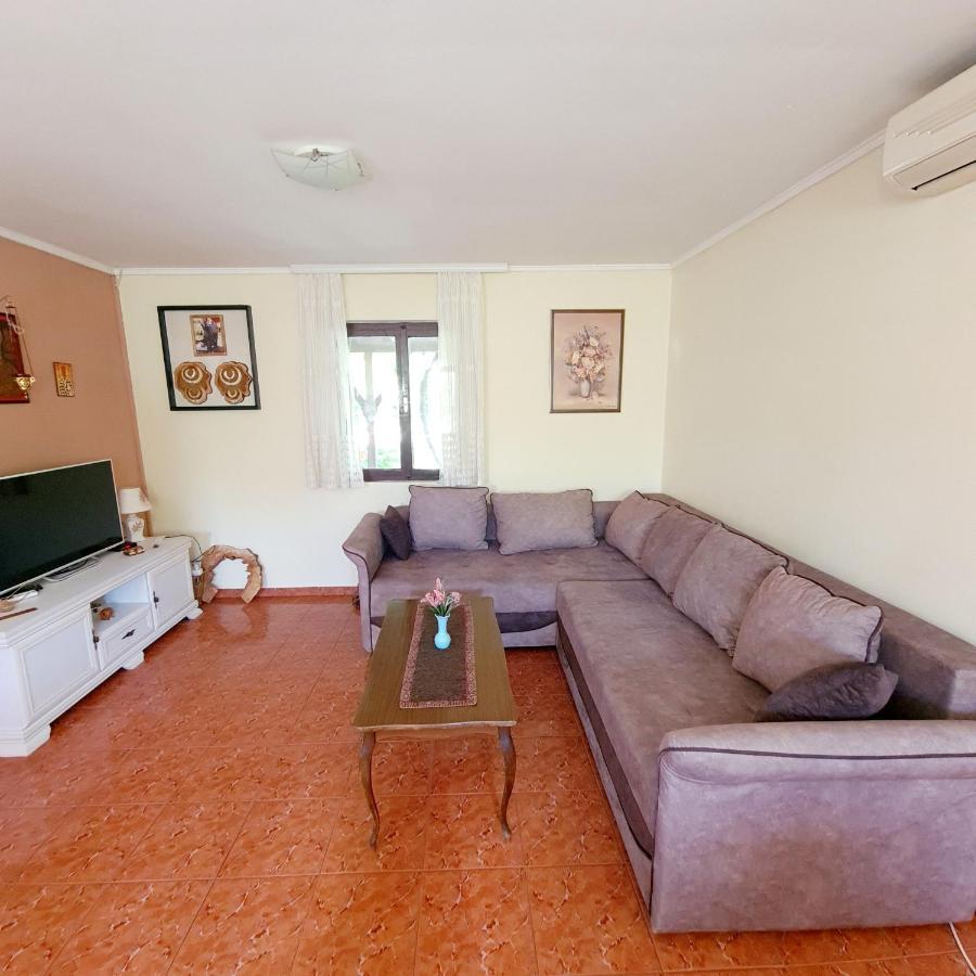 Holiday home Ivan's